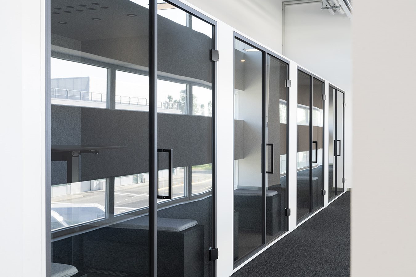 _THE1818 1350x900(1)